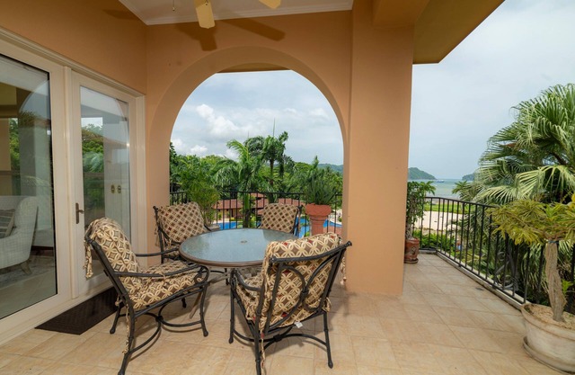 3 Bedroom Condo with Beach Club & Ocean Views