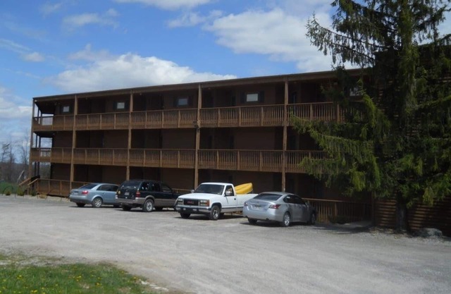 3 Bedroom Condo slopeside at Winterplace Ski Resort with the convenience of home