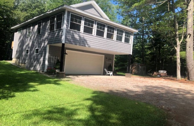 3 Bedroom Cozy Vacation Home on Beautiful Panther Pond in Raymond, Maine