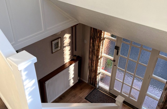 3-bedroom detached house in Belfast with large garden & parking
