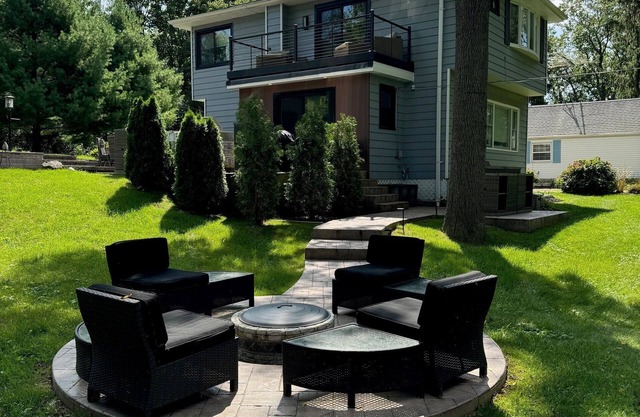 3 Bedroom Home Near Lake Geneva