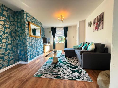 3 Bedroom House Near Arena