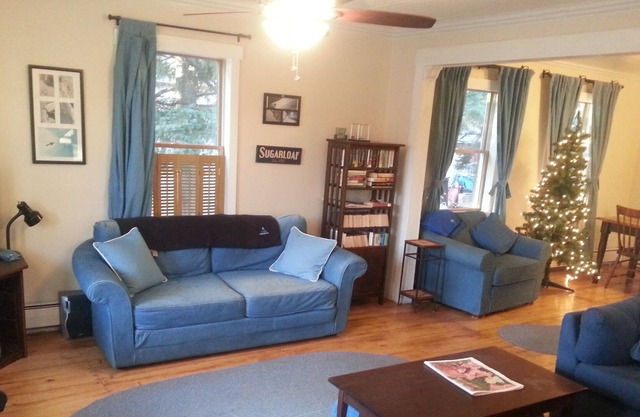 3-bedroom House North Of Sugarloaf Mtn, Gas Fireplace, WiFi