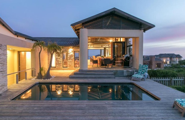 3 bedroom House with Ocean Views On Pezula