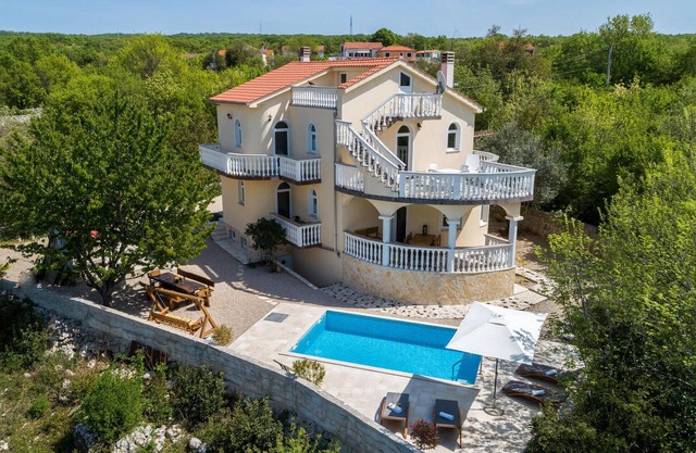 3 bedroom nice home in Barusici