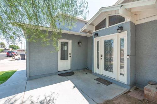 3 Bedroom, Outdoor Dining, Great Location