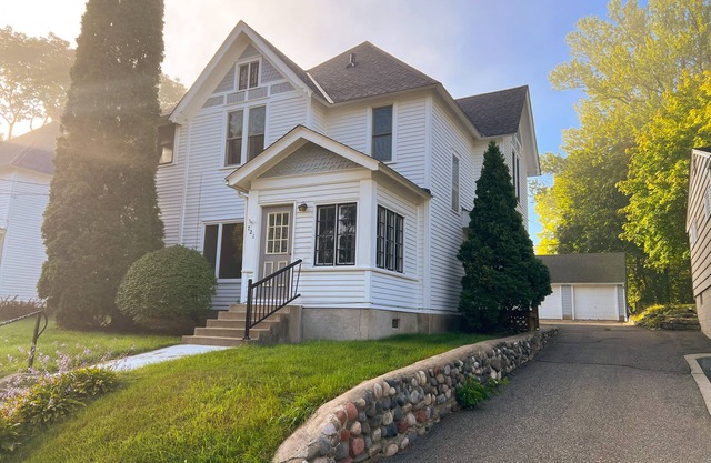 3 Bedroom Pet Friendly Stay
