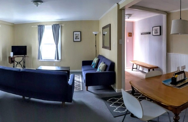 3 Bedroom Steps to Scenic Waterfront