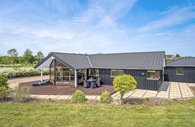 3 Bedroom Stunning Home In Ejstrupholm