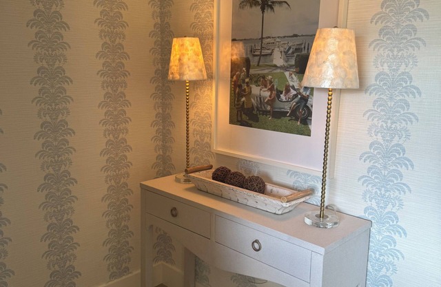 3-bedroom townhome in charming Islamorada with AC, WiFi