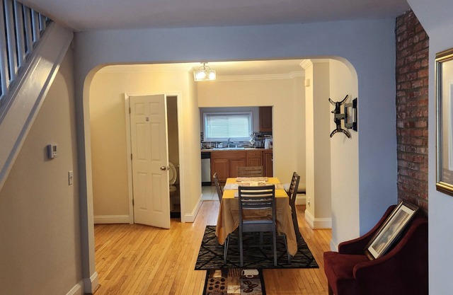 3-bedroom townhome in fantastic Baltimore with AC, WiFi.