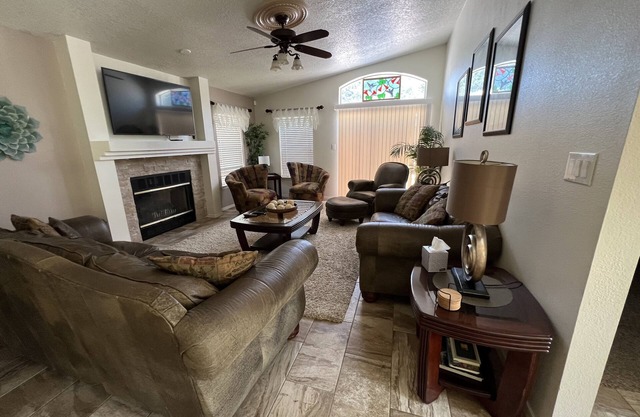 3-bedroom vacation home near Balloon Fiesta Park.