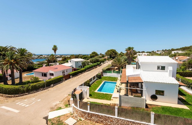 3 Bedroom Villa, Private Pool, 500m to Binisafua Beach