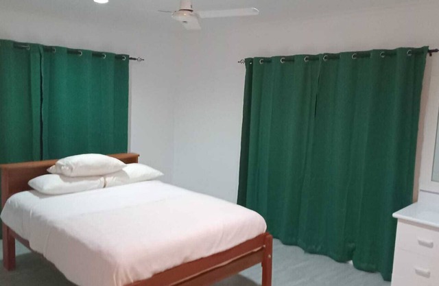 3-Bedroom Wailoaloa Getaway in Nadi, Fiji — 5 Minute Walk to Beach & Local Eats