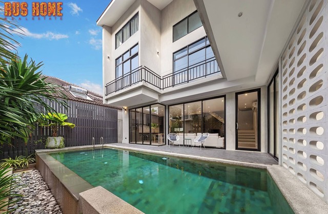 3-Bedroom Wallaya pool villa in Bangtao
