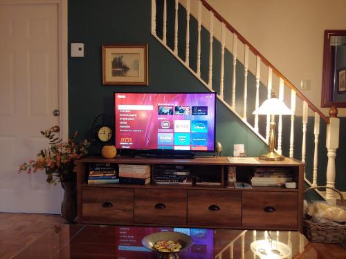 3 Bedrooms 3 beds near metro -2 Parking Free