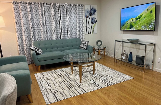 3. Gorgeous 2-bedroom, 2 bath, City Center