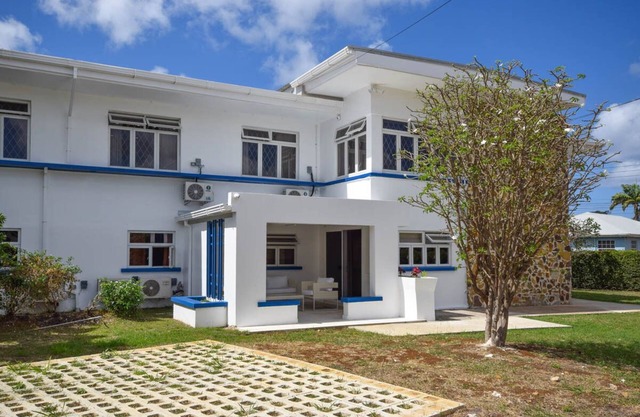3 min walk to beach - Bella Figura (Apt 2)