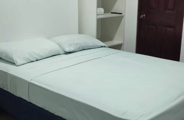 #3 San Jose room with private bathroom