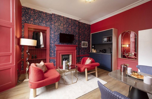 30 Castle Street ApartHotel Studio Apt