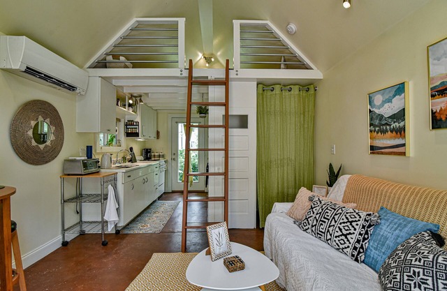30+ Night Stays at A Relaxing Oasis on the edge of Downtown Asheville