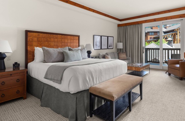 #309 | Studio | Main St | 3rd floor | Spruce Peak & Village Views!