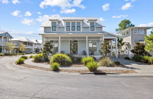 30A Aqua Vista by AvantStay | Golf Cart Included, Pool Acess, Walk to Beach
