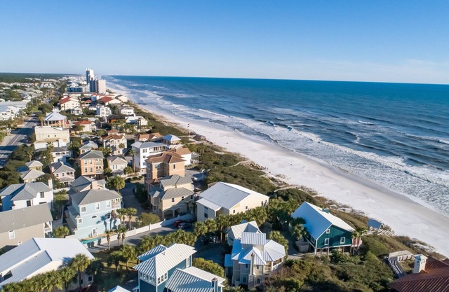 30A Beachfront Condo. Steps To The Beach! 3BD,3BA. 25+ Listing