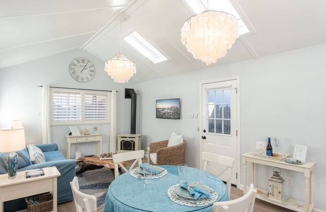 3264 Sea Shell Guest Cottage ~ Updated and Cozy!