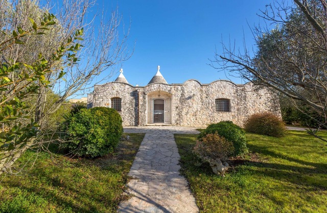 3279 Trullo Due Coni by Barbarhouse