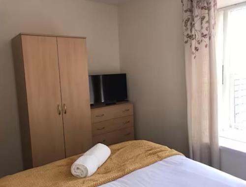 34 - Room 7 - Uplands