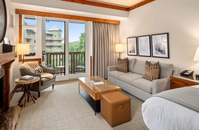 #345 | Studio | NATIONAL | 3rd Floor Pool & Mountain Views