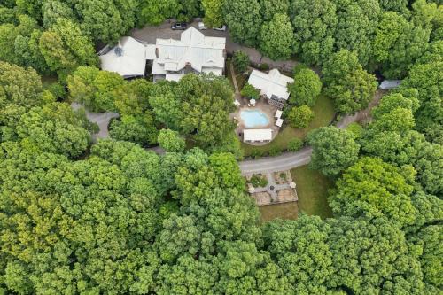 35 Acre Estate w Pool Spa Wine Cellar Gym Near Golf Club La Pearla Ranch by AvantStay