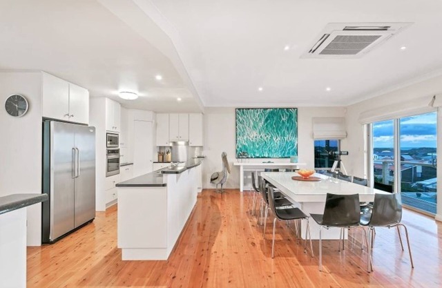 35 Hazel St - Pet Friendly, outside only - Luxury