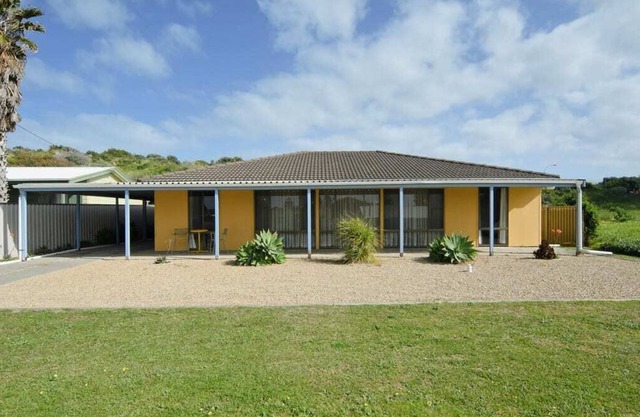 35 Hewett Rd - Beach-Side Family Getaway