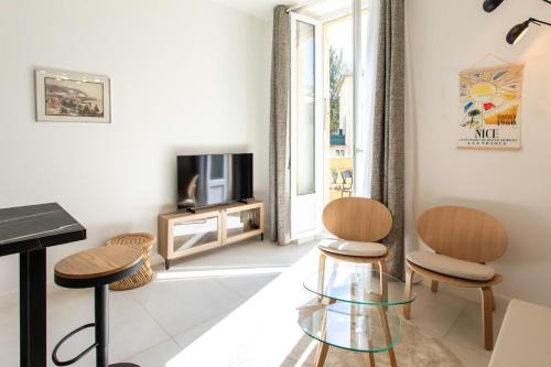 #35 Suite Carlone 5min from the beach AC & Terrace