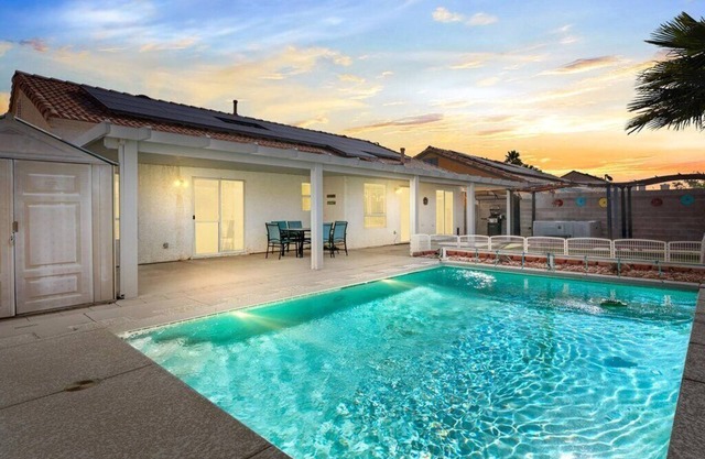 3BD Pool+Jacuzzi Oasis!