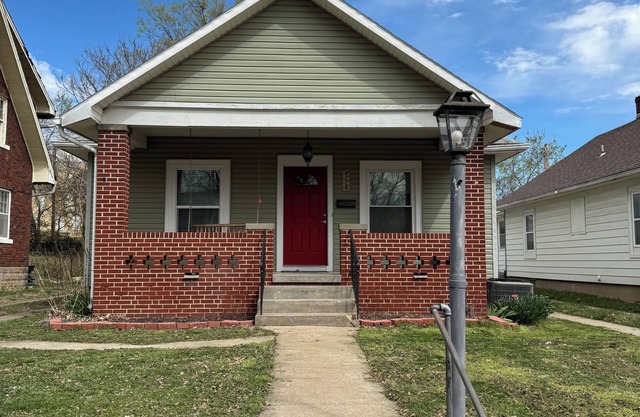 3bed 1 bath close to Katy trail and isle of capri casino.
