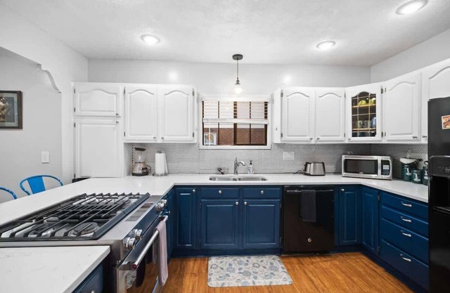 3bed/2bath-Audubon Park w/garage& Wifi