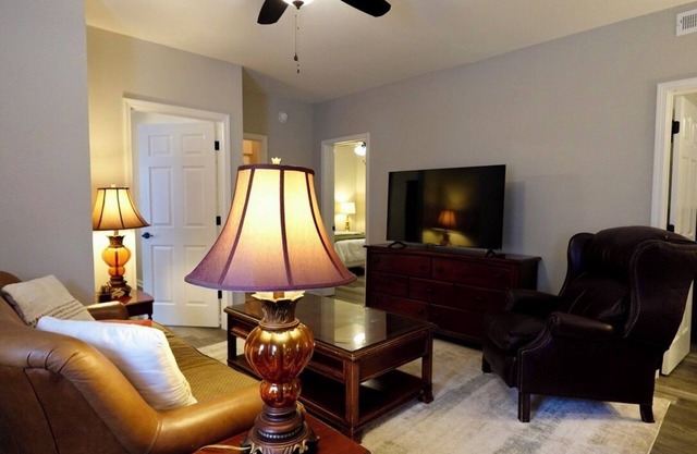 3BR Basement Apartment Close to CU