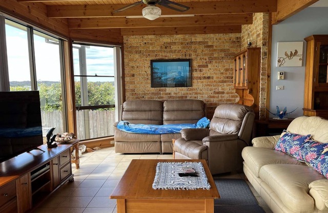 3BR holiday house, right on the river, own jetty