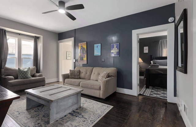 3BR Home|FamilyStay|Walkable to DT LS+Shops