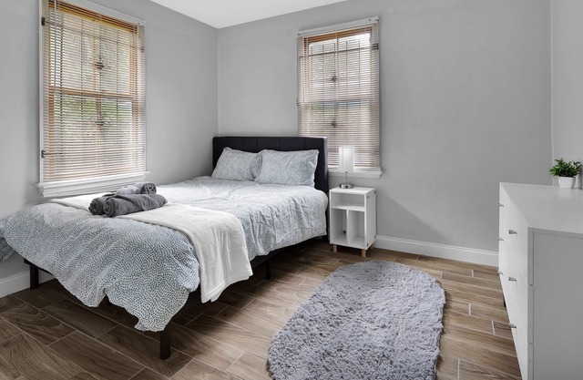 3BR House 5 min from Hospital (1516)