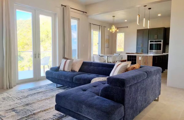 3BR Luxury Escape/Near Beach/With Workspaces