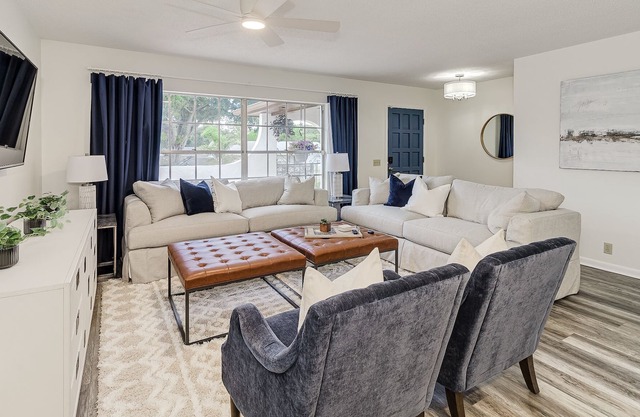 3br Modern home w/hot tub>5min from LEGOLAND