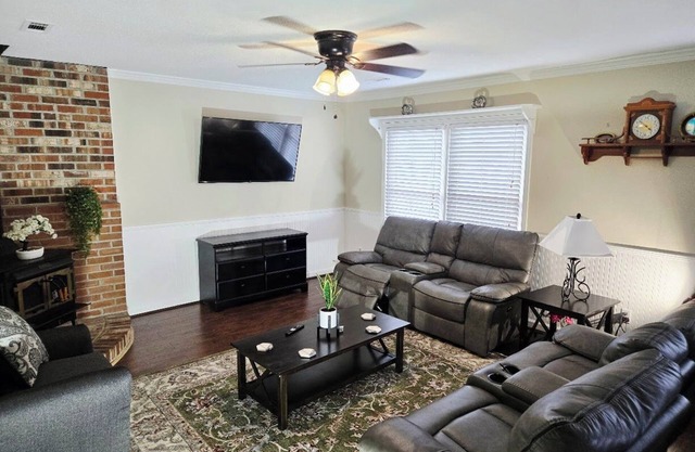 3BR ranch-style house in prime Summerville next to I-26 - Charming