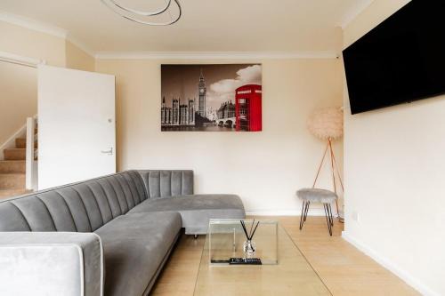 3BR, Sleep6,Contractors,Families 2 min to Westham