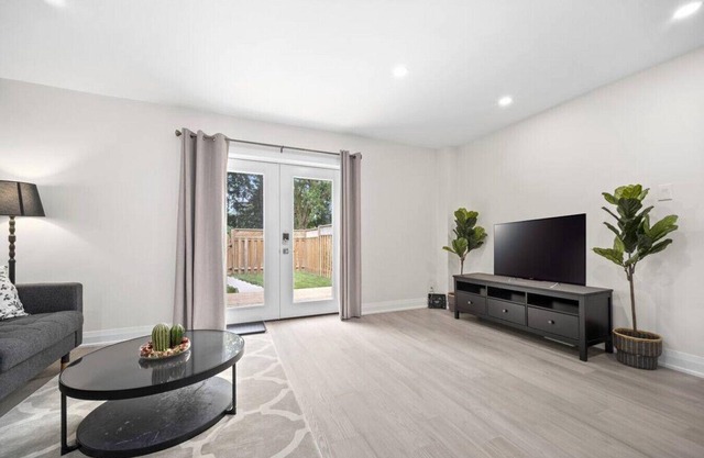3BR Spacious and Peaceful Home in Kitchener