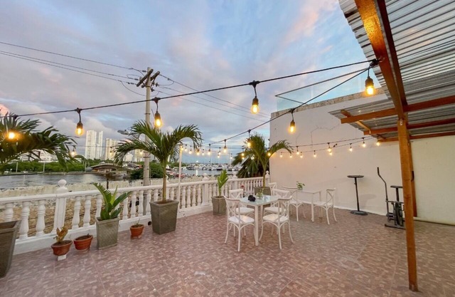 3cb-2 3 Bedroom Apartment in Getsemani