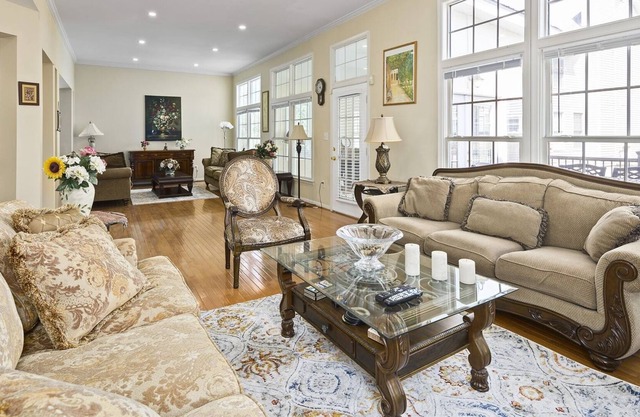 4 Bdr. Suburban Home | Near D.C, Perfect for Families